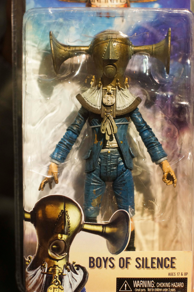 Illustration for article titled Robot George Washington, Dirty Schwarzeneggers and KHAAAAAAN: Toy Fair 2013, Day 2